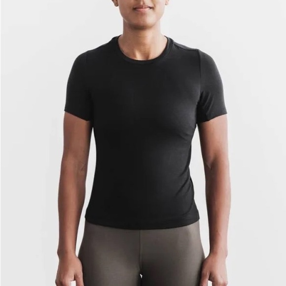 Nobull Blended Merino Wool Black Short Sleeve T Shirt - Picture 1 of 9